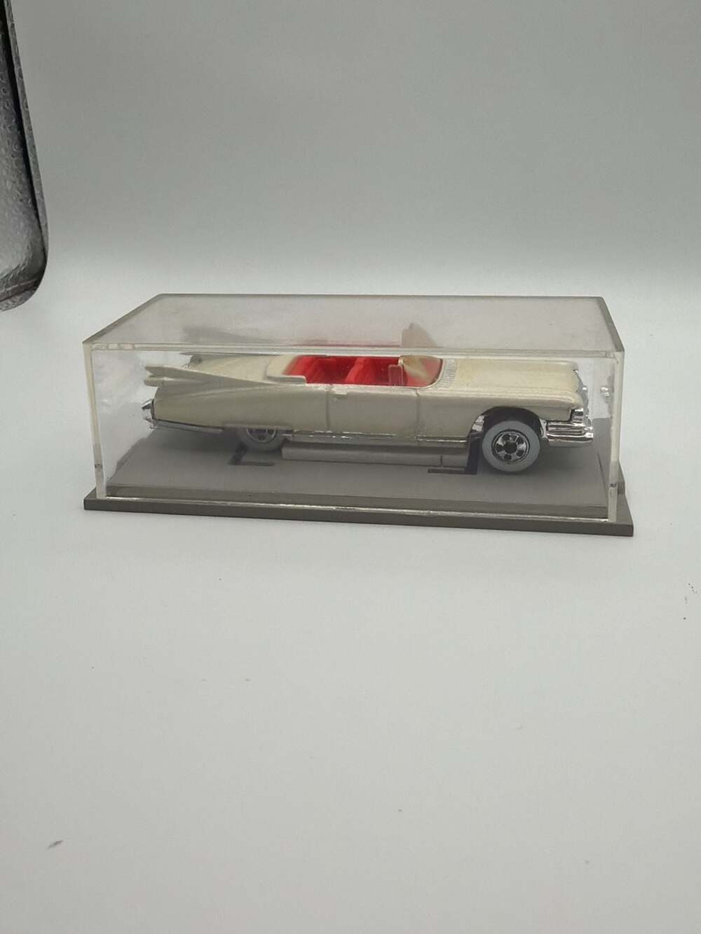 Hot Wheels 1959 Cadillac Eldorado Convertible White with Red Interior in Display